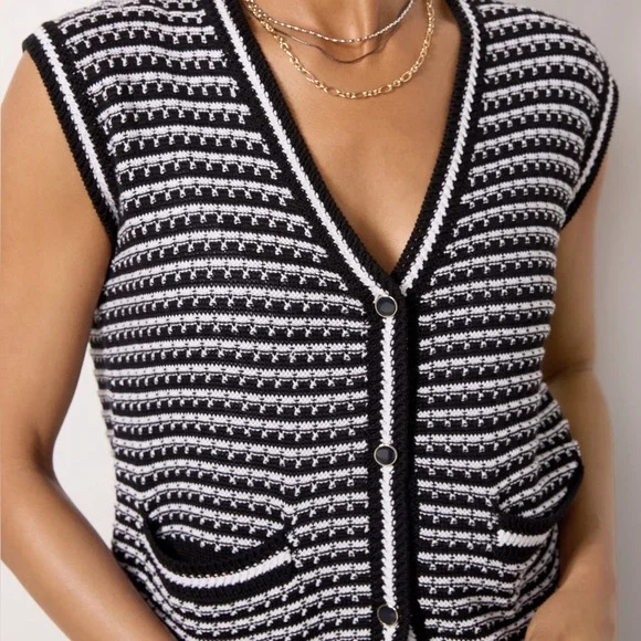 Evereve Willa Lady Like Vest - Picture 9 of 11